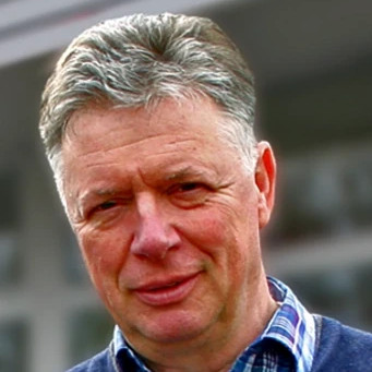 JÖRG<br>LESSING